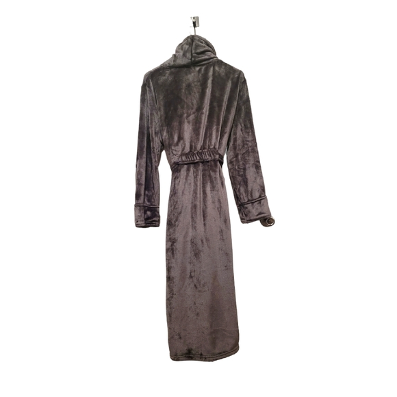 Robe - Picture 4 of 5